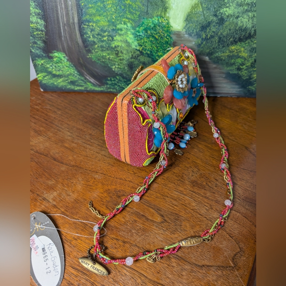 Mary Frances beaded Purse With Duster - Picture 14 of 15